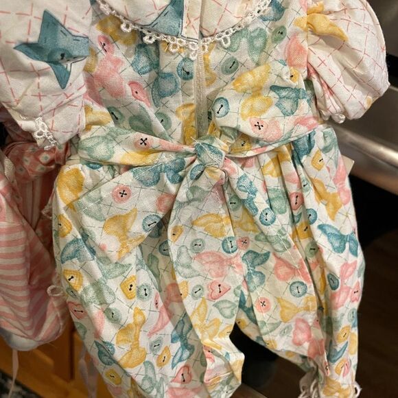 4 Daisy Kingdom Doll Dresses With Bonnets NWT - Picture 8 of 15